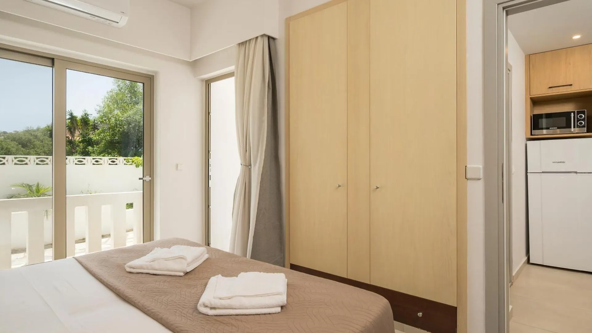 Esplanade Apartments Kalathas 2*,  Grécia