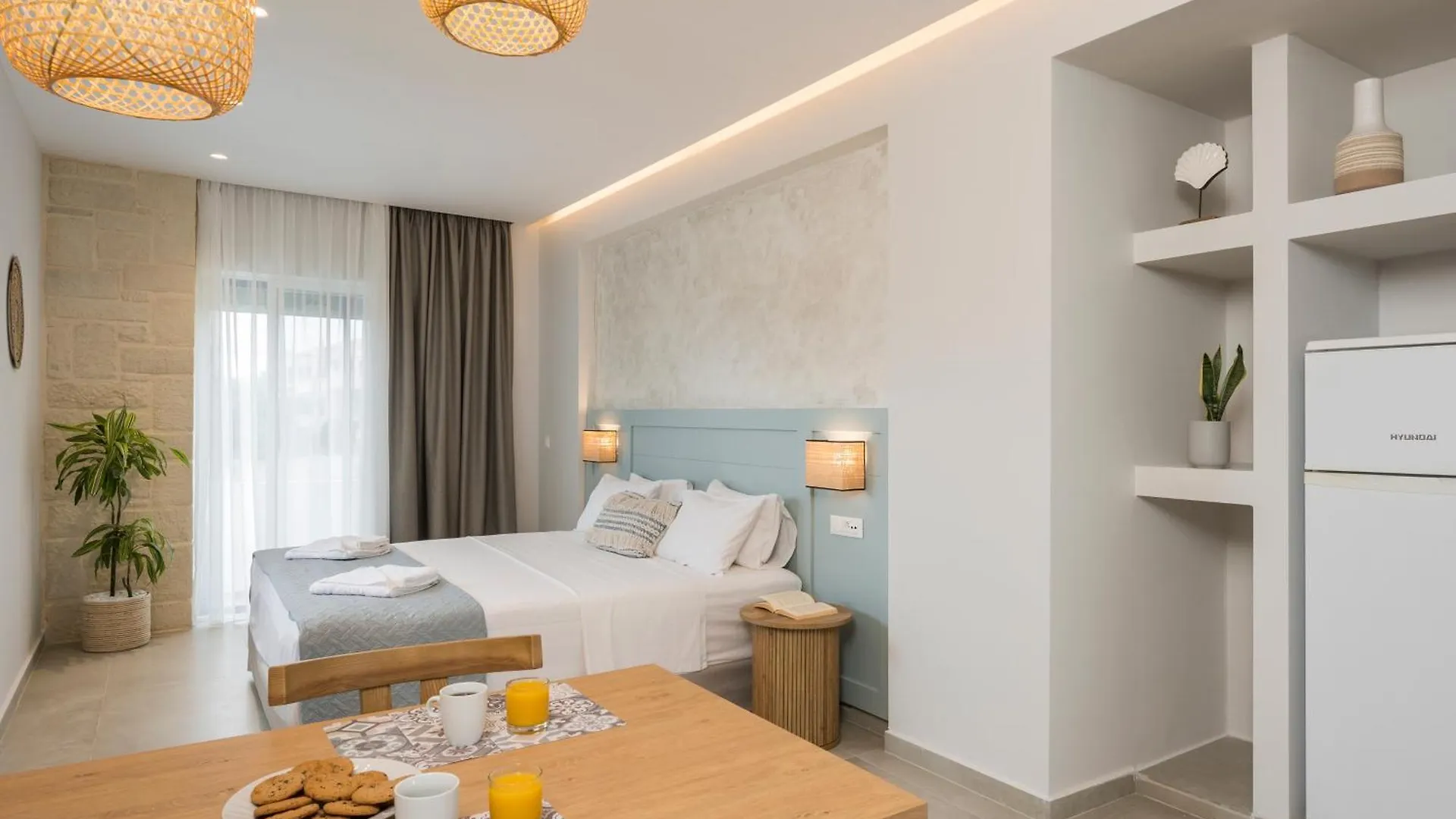 Esplanade Apartments カラタス アパートホテル