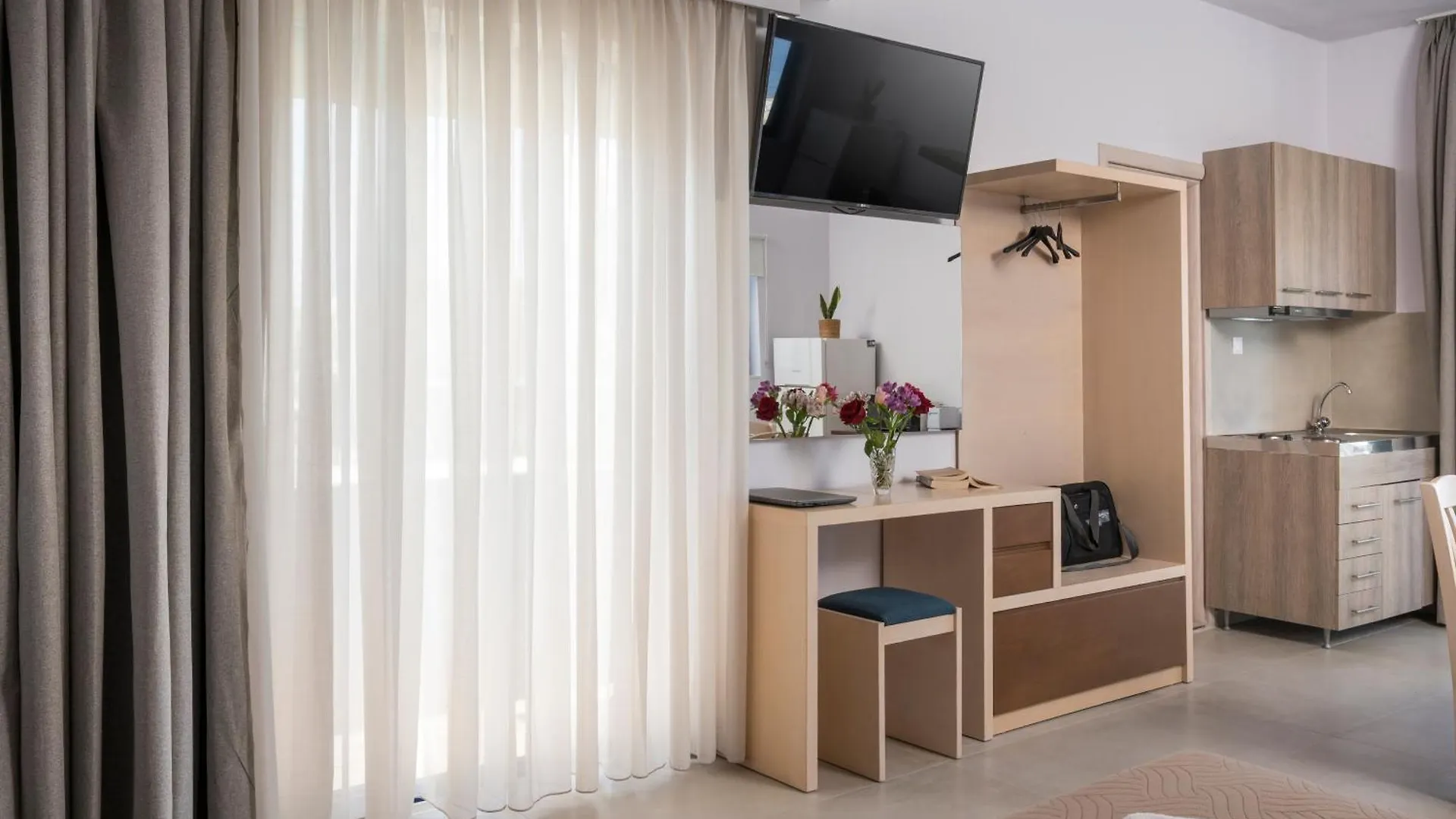 Esplanade Apartments カラタス